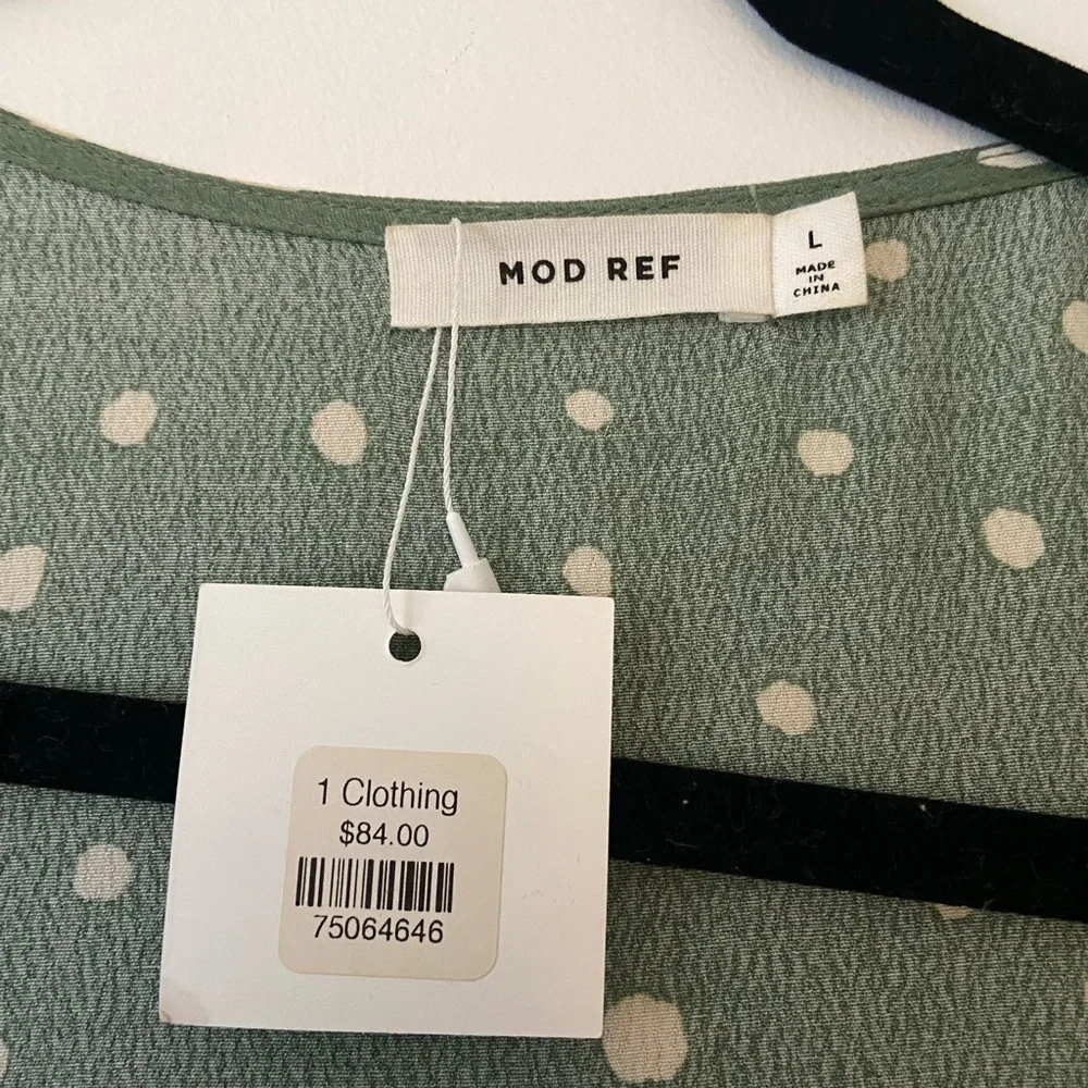 🚨 PRICE DROP 🚨 Green polka dot Mod Ref wrap midi dress - Picture 3 of 6